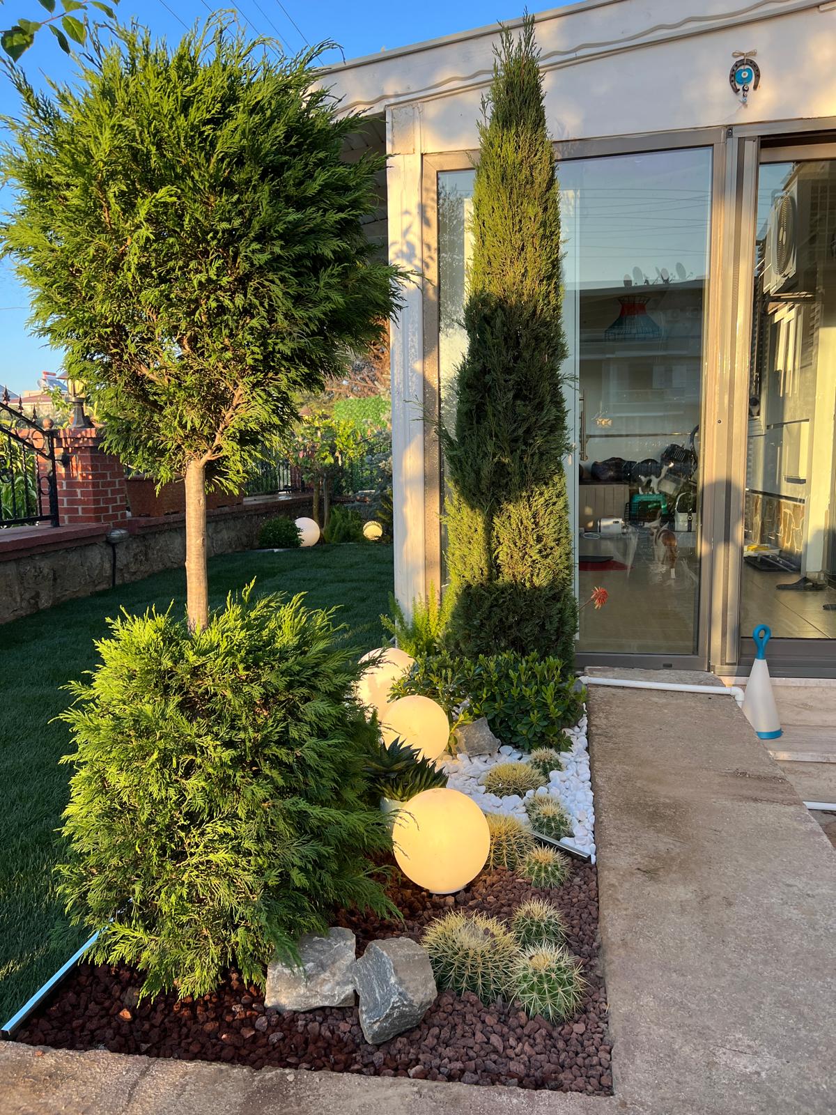 İzmir Menderes Villa Bahçesi Peyzaj Uygulaması